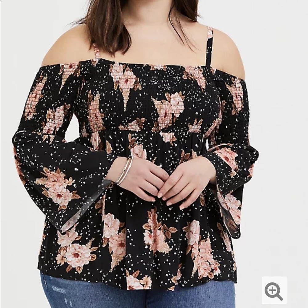 BLACK FLORAL CHALLIS COLD SHOULDER TOP